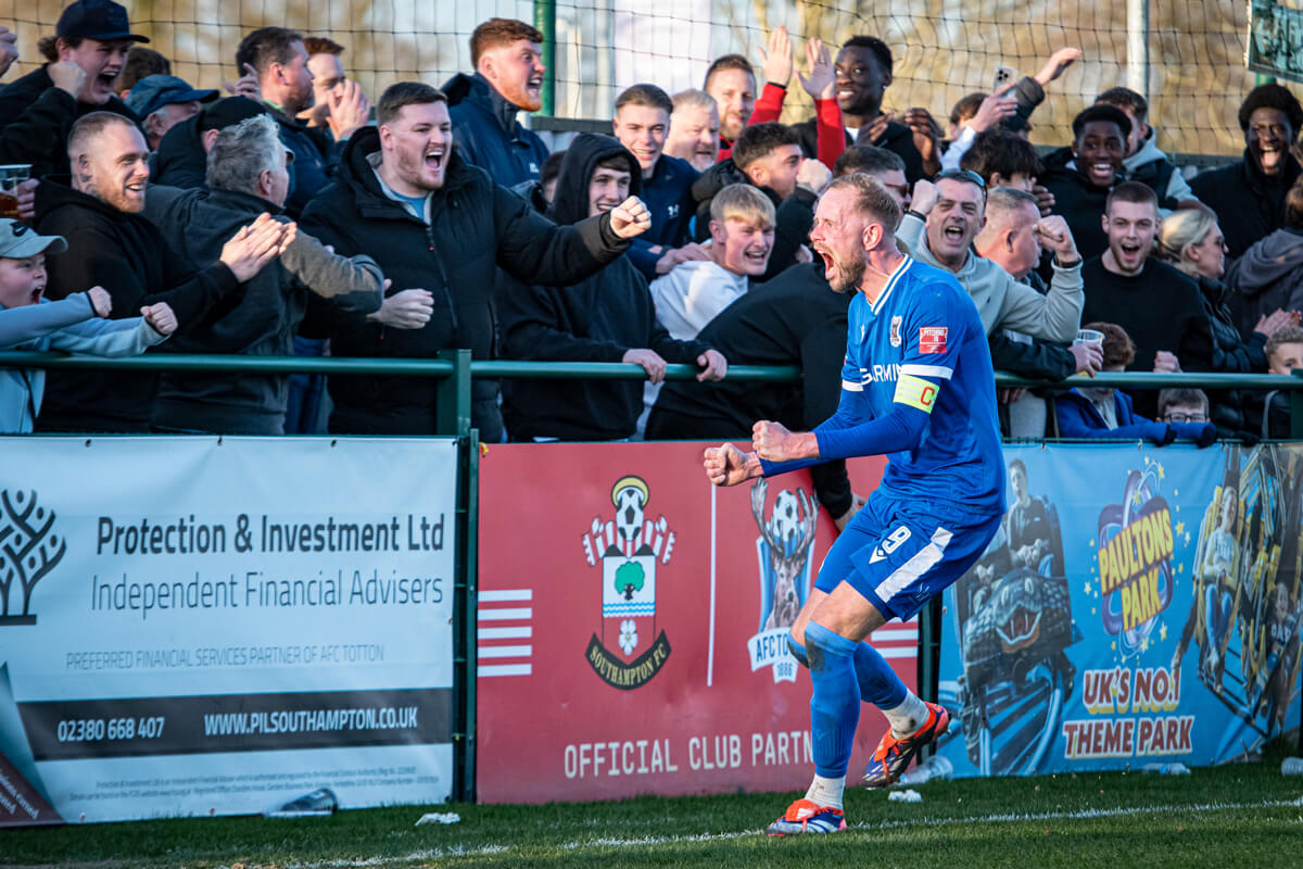 Scott Rendell-7_Goal Celebration_AFC Totton vs Merthyr Town_SLPDS-31_Sat01Mar2025.jpg