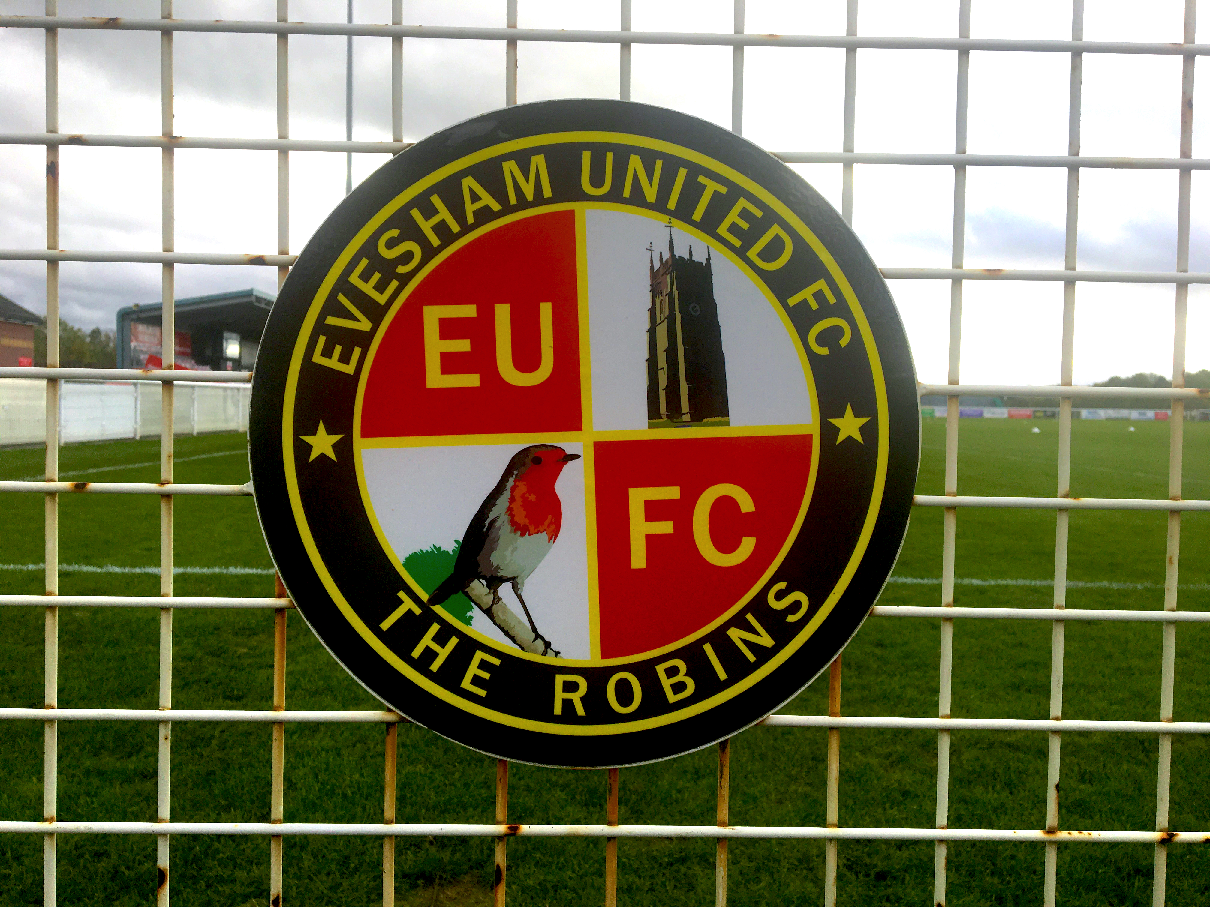 Evesham United_Pitch Perimeter.jpg