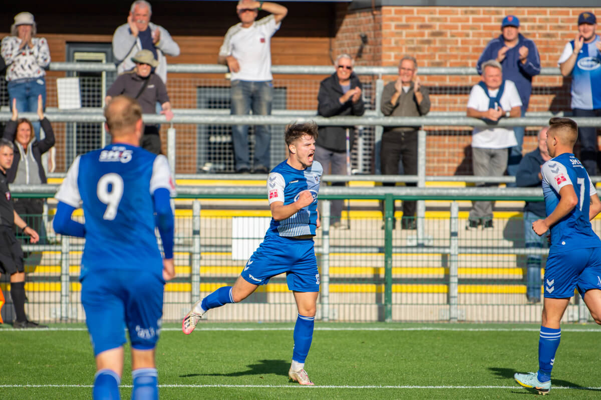 Goal Celebration-2_AFC Totton vs Berkhamsted_FATr2nsRndQual_Sat24Sep2022.jpg