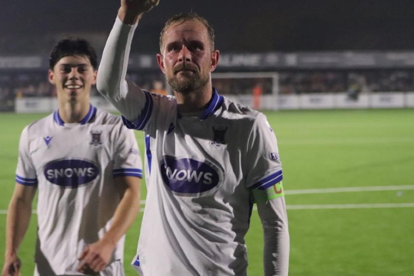 Rends away at Folkestone.jpg