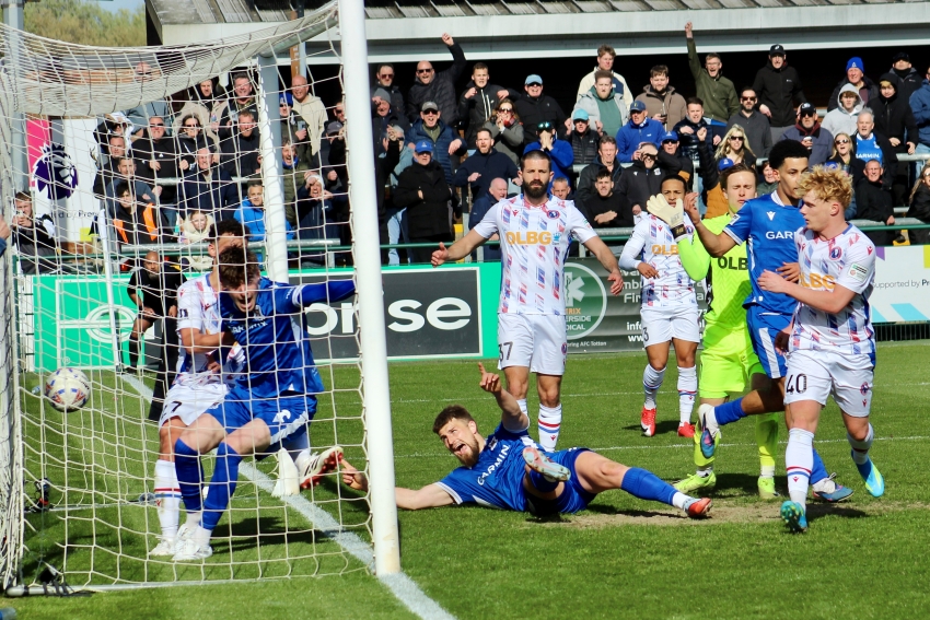 Scrappy goal against Dorking.jpg