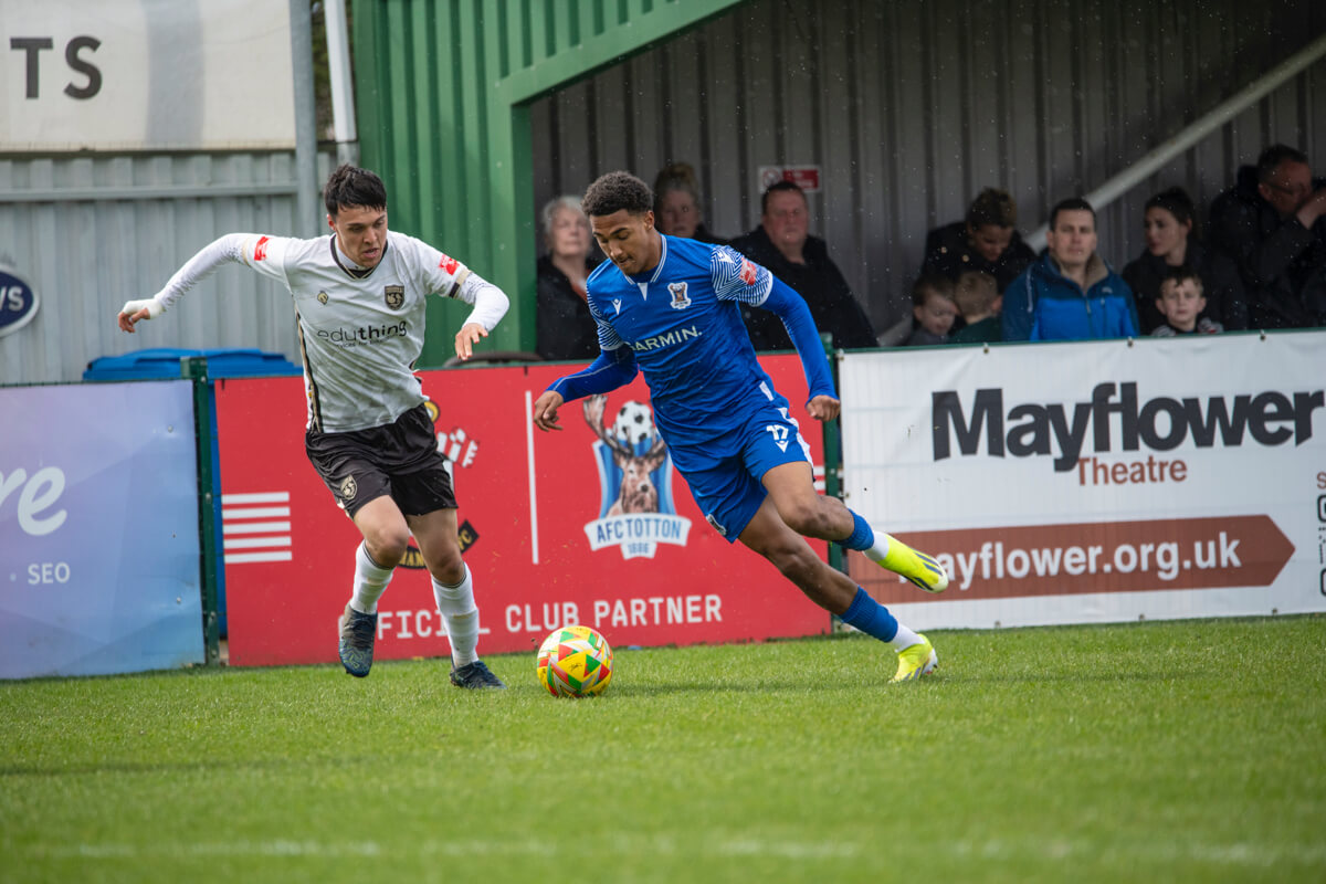 Marcel McIntosh-1_AFC Totton vs Walton-Hersam_SLPDS-36_Mon01Apr2024.jpg