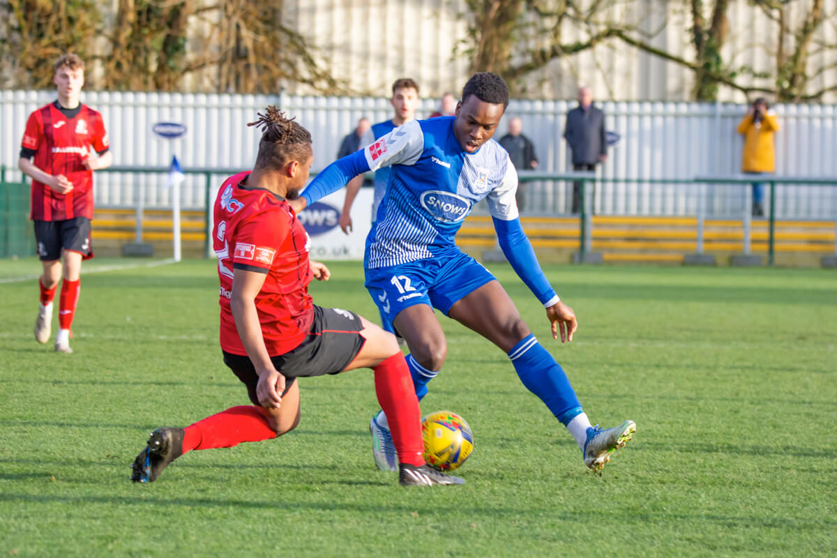 Shaquille Gwengwe-4_Brett Williams-1_AFC Totton vs Cirencester Town_SLD1S_12Mar22.jpg