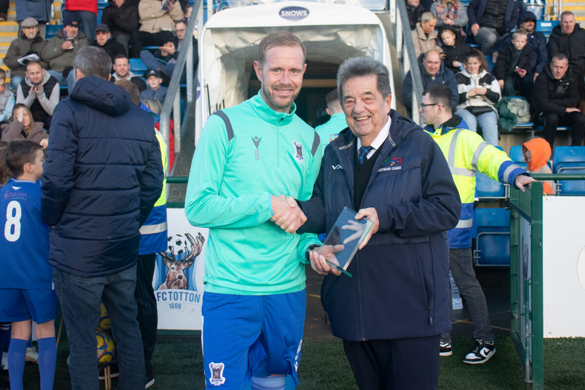 Team of the Month_Scott Rendell-1_AFC Totton 2-1 Sholing_.jpg