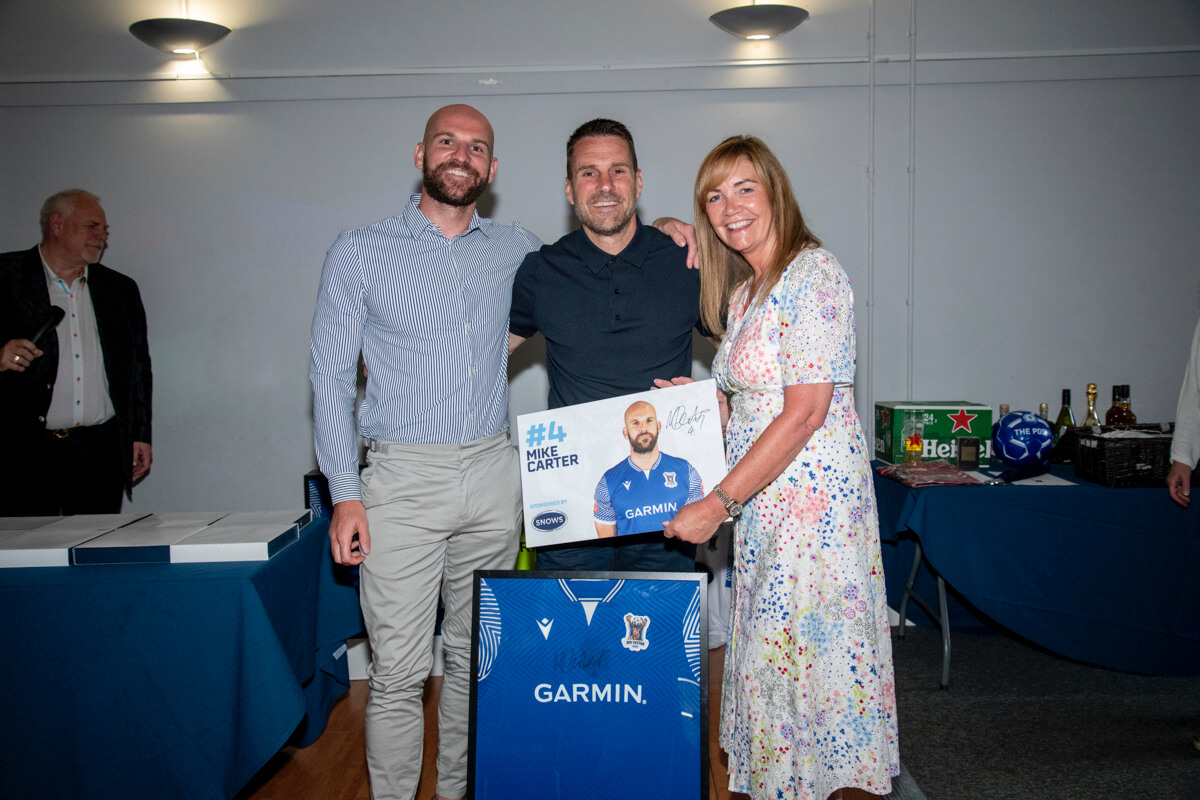Mike Carter_Sponsor_Snows Car Centre_AFC Totton 2023-24.jpg