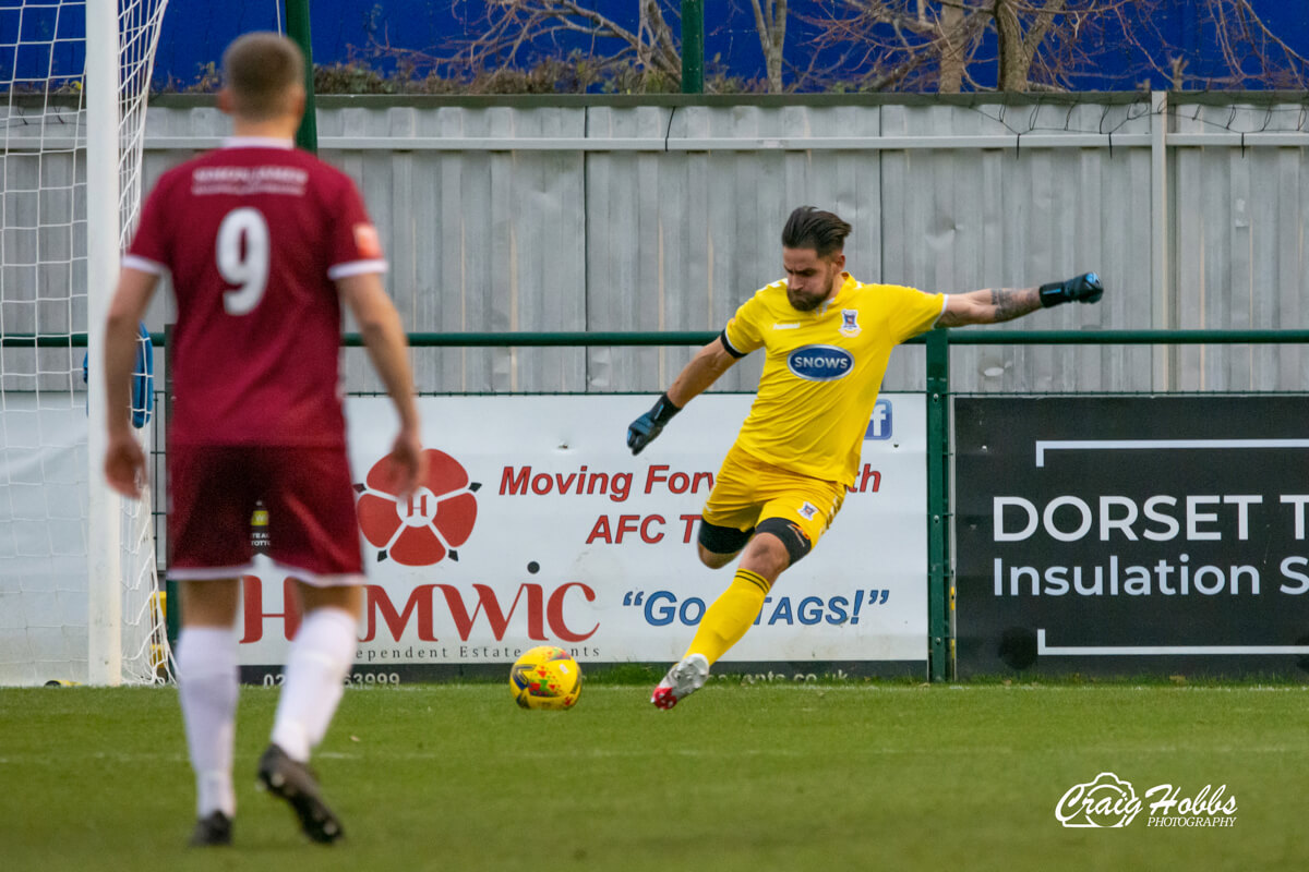 Amadeusz Skrzyniarz_AFC Totton vs Paulton Rovers_SLD1S_11Dec21.jpg