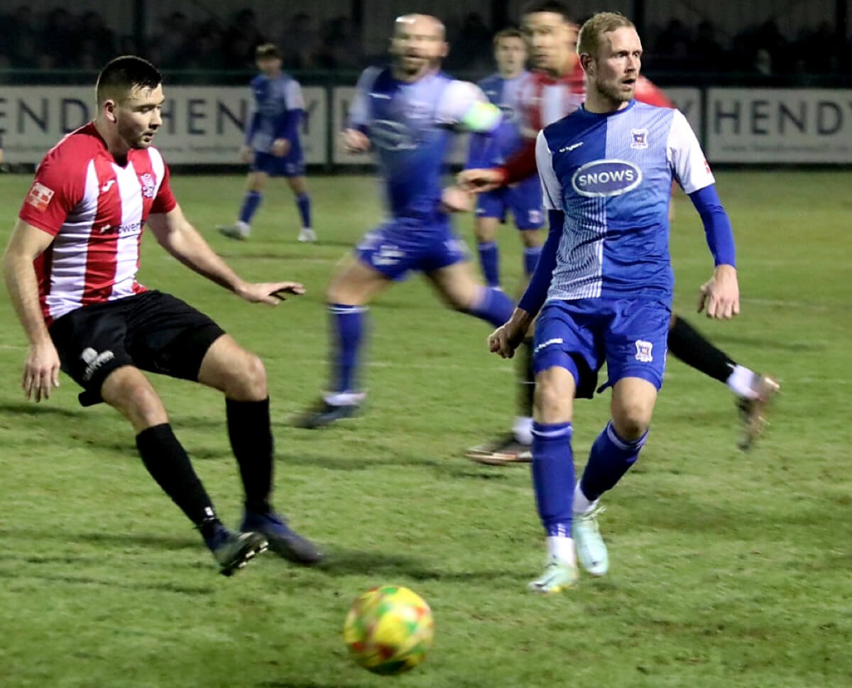 Scott Rendell-1_Sholing vs AFC Totton_SLD1S-21_Tue07Feb2023_THOSE WHITE LINES.jpg