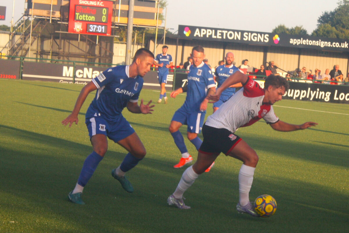 Luke Hallett-9_Sholing vs AFC Totton_Pre-Season-02_Tue08Jul2025.jpg