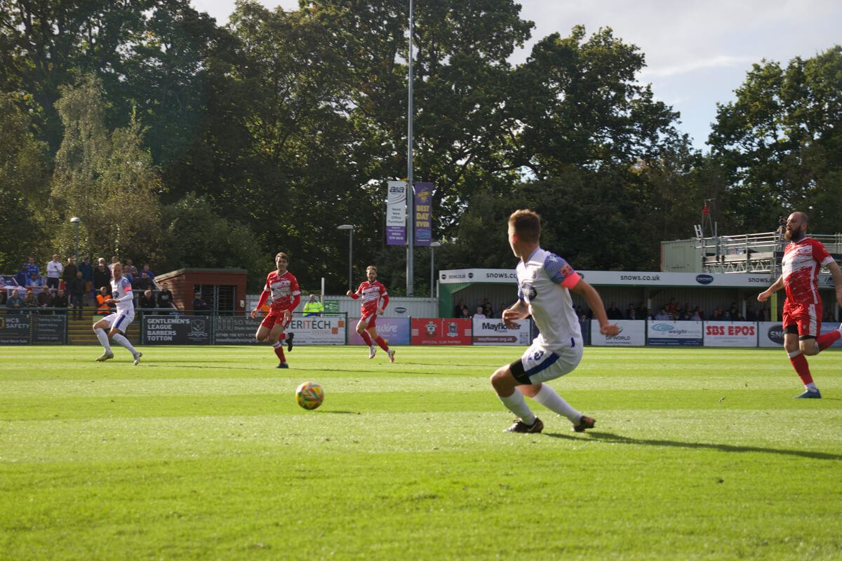 Ethan Taylor_Scott Rendell_AFC Totton vs Ramsgate_FACUp4Q_Sat14Oct2023.jpg