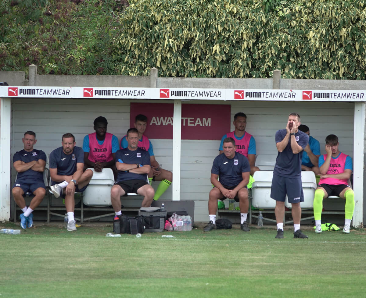 AFC Totton Management Bench-1_Frome Town vs AFC Totton-_SLD1S-03_Sat27Aug2022.jpg