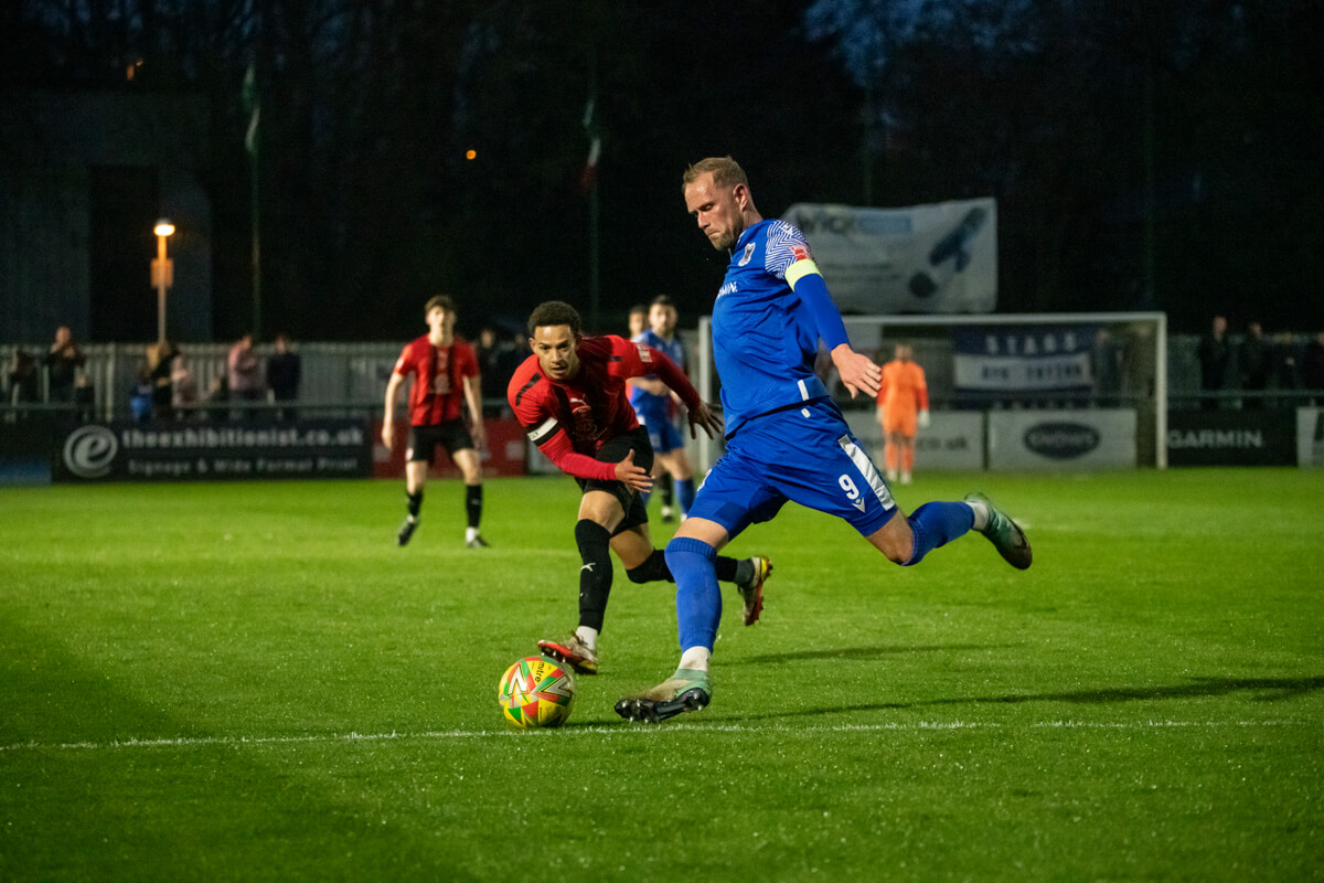 Scott Rendell-2_AFC Totton vs Bracknell Town_SLPDS-38_Wed10Apr2024.jpg