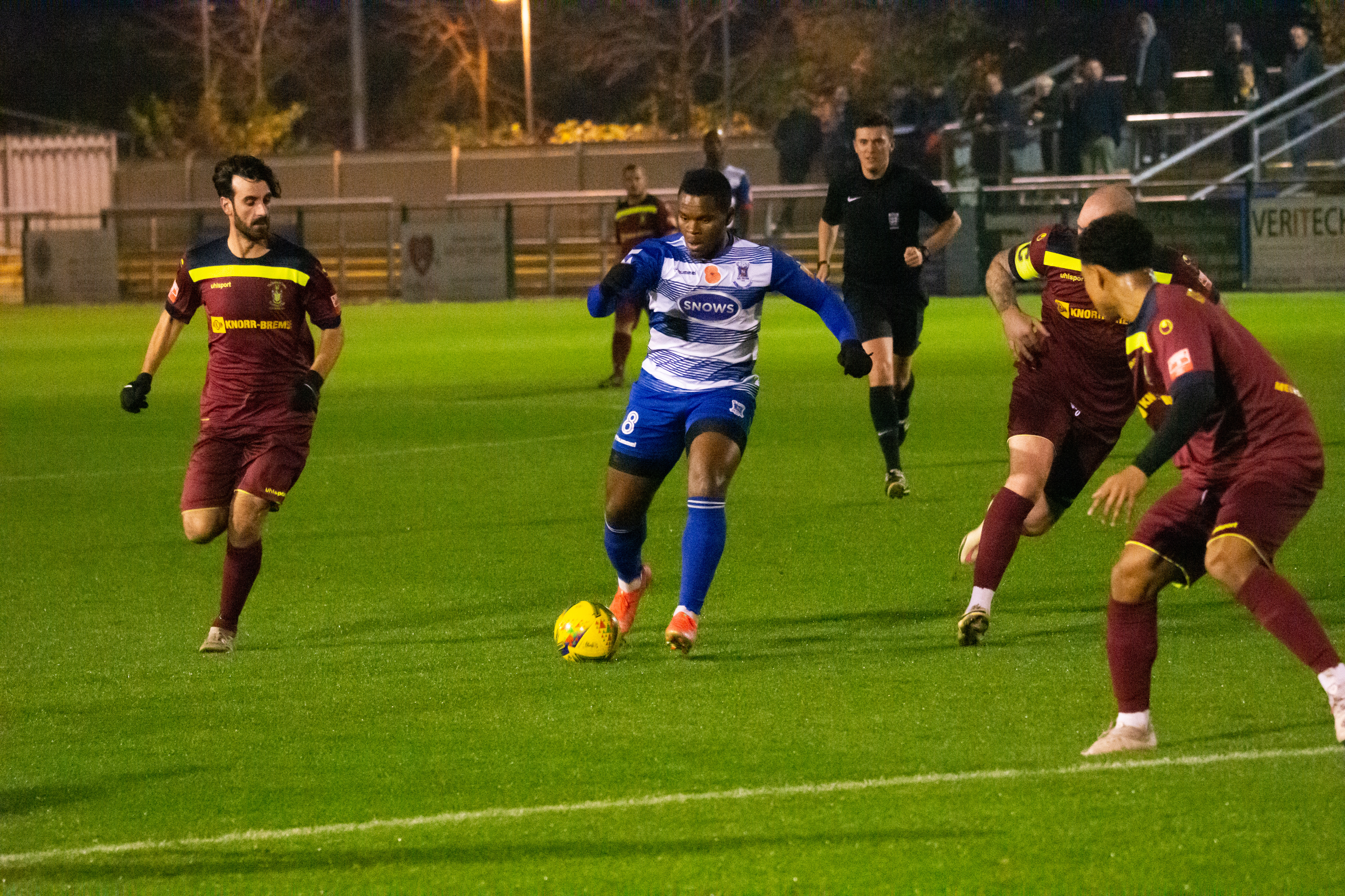 Jordan Ngalo runs at defence_AFC Totton vs Melksham Town_SLD1S_16Nov21.jpg