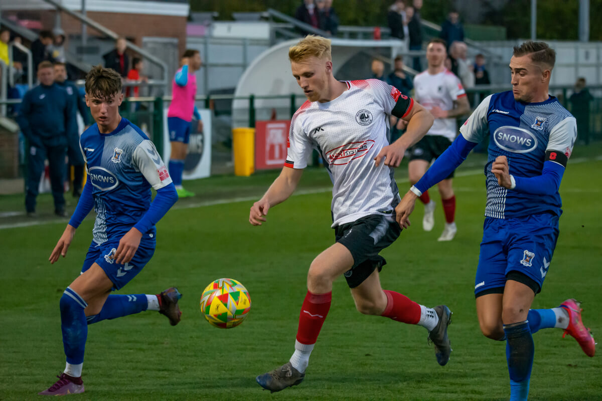 Matty Burrows_Conor Whiteley_AFC Totton vs Westbury United-SLD1S-10_Sat12Nov2022.jpg