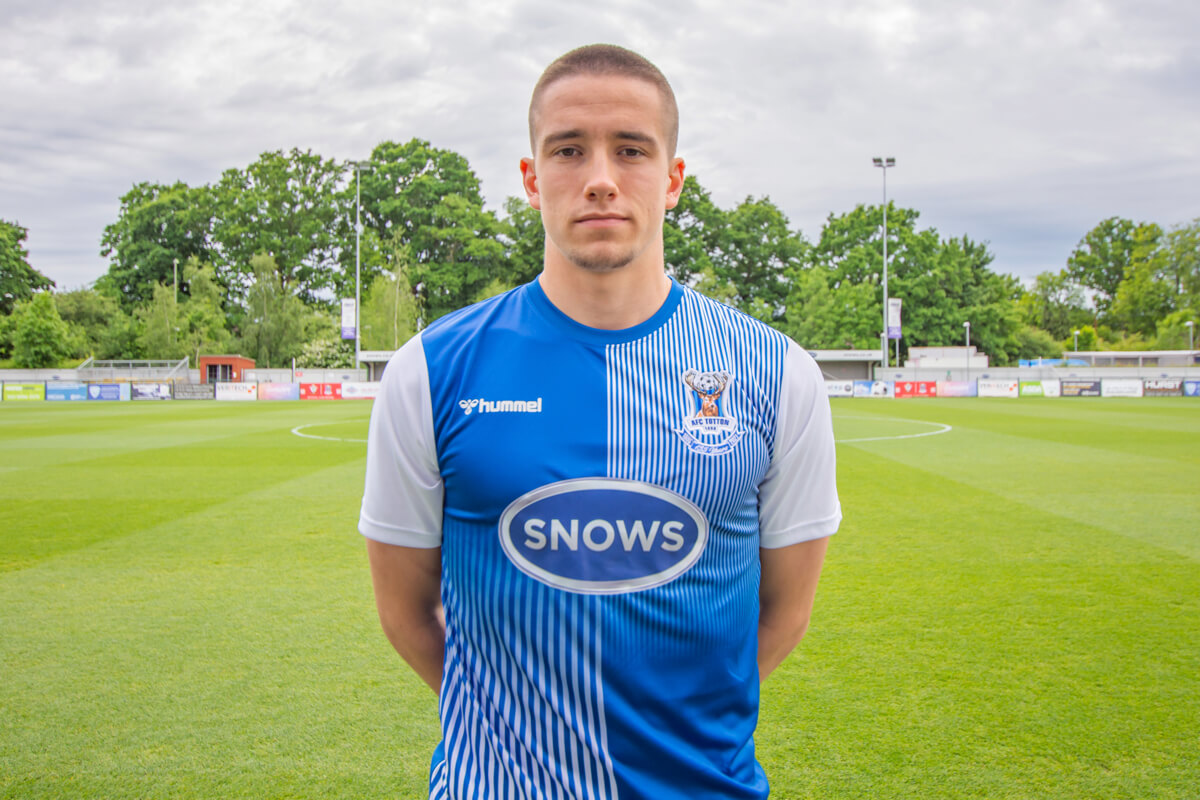 Luke Hallett-1_AFC Totton New Signing_Summer 2022.jpg