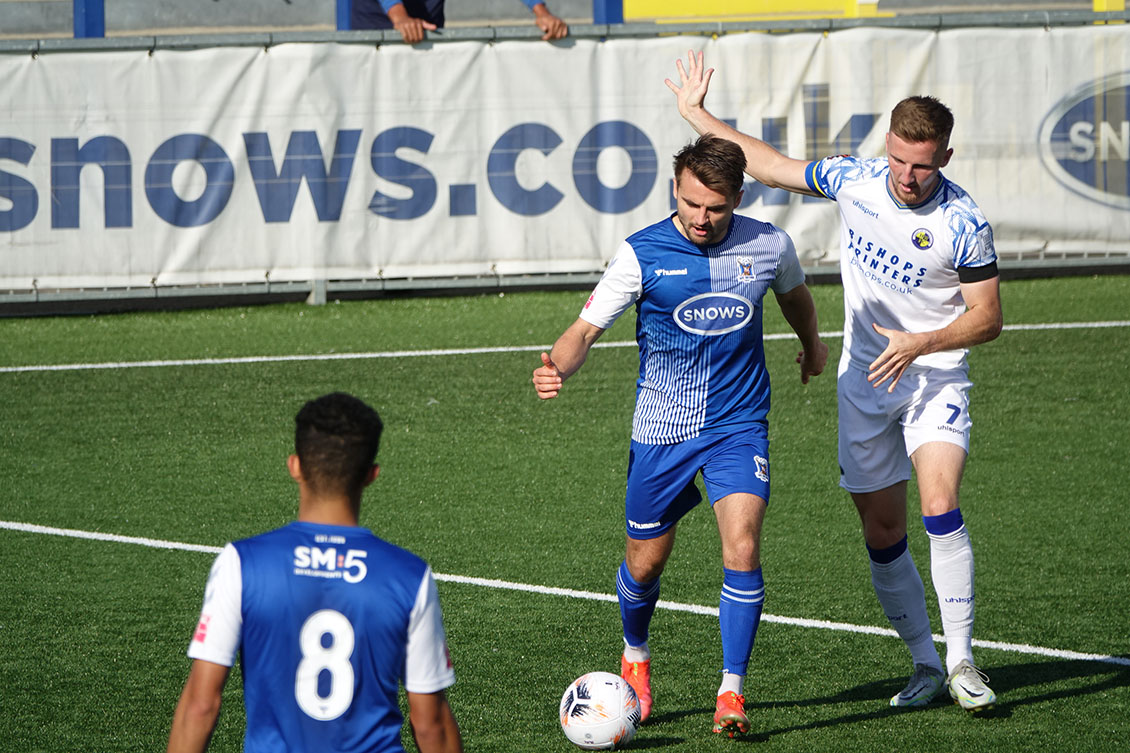 Freddie Read_FA Cup Hawks_AFC Totton.jpg