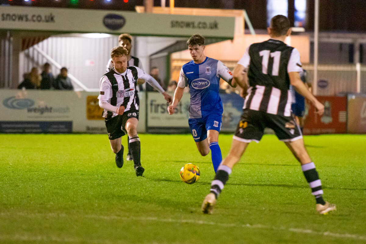 Jake Adams-2_AFC Totton vs Hedge End Town_SSC3R_22Feb22.jpg