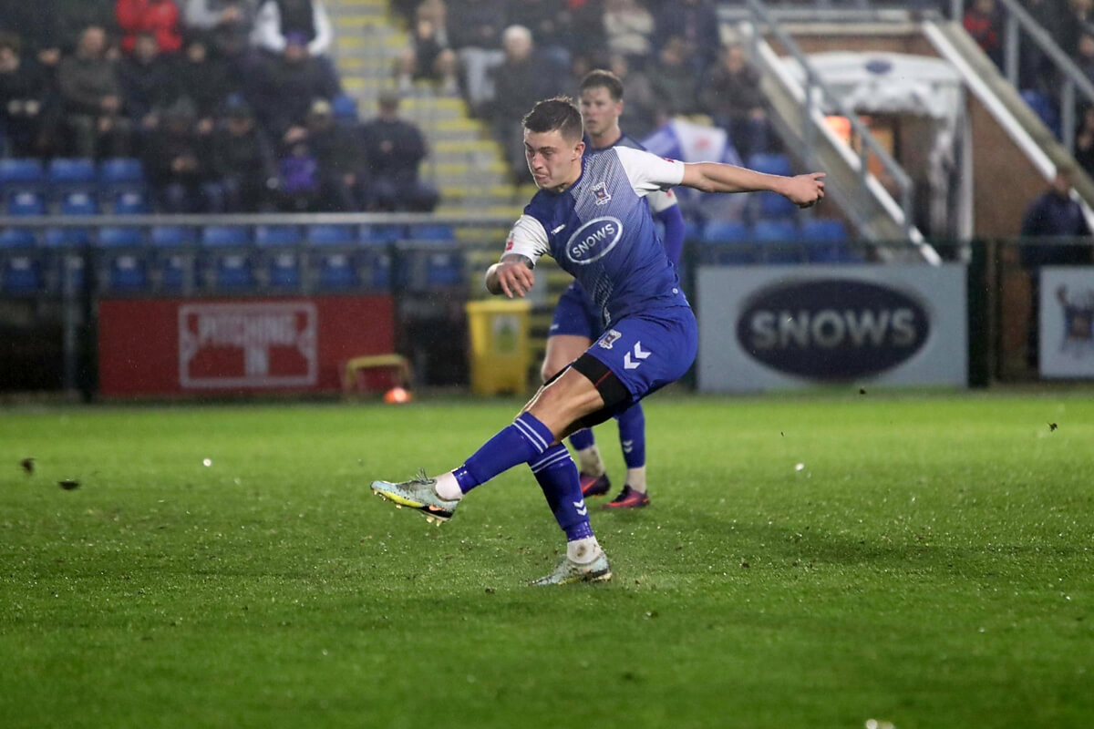 Ethan Taylor-1_AFC Totton vs Tavistock AFC_SLD1S-13_Sat26Nov2022_by Tom Phillips.jpg