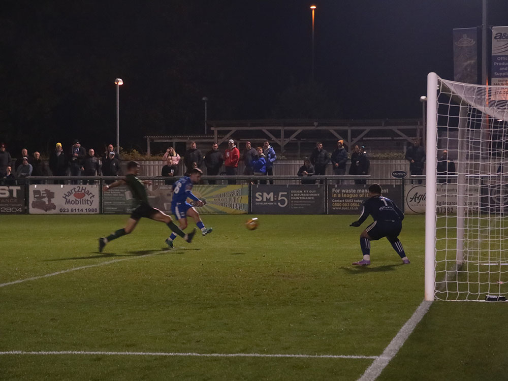 AFC Totton V Didcot .jpg