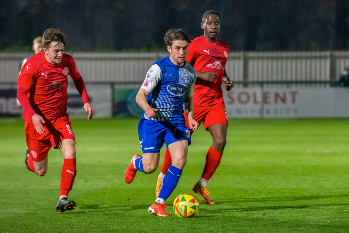 Benny Read-3_AFC Totton vs Frome Town_SLD1S-37_Tue18Apr2023.jpg