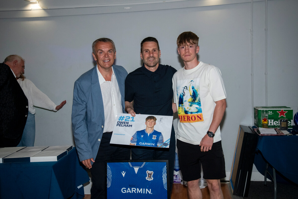 Owen Pelham_Sponsor_Snows Car Centre_AFC Totton 2023-24.jpg