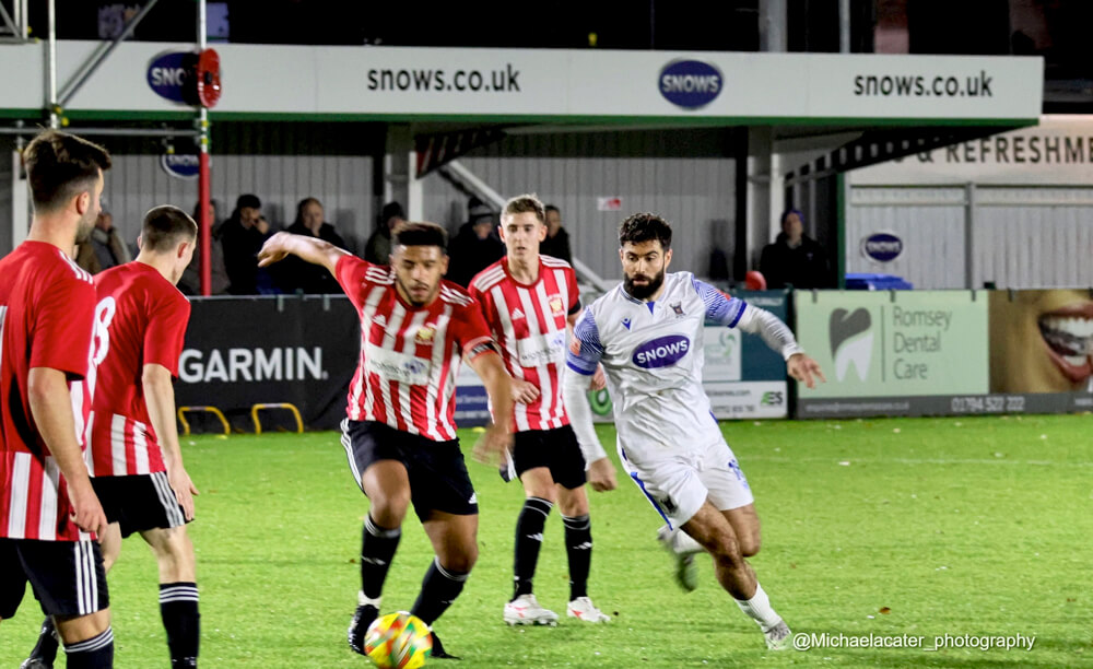 Joe Turner-1_AFC Totton vs East Cowes Vics_HSC3_Wed15Nov2023.jpg